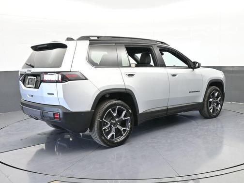 2026 Jeep Cherokee Overland