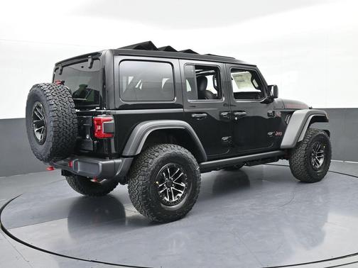 Black Clearcoat 2026 Jeep Wrangler Rubicon