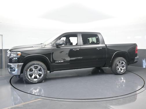 Diamond Black Crystal Pearlcoat 2026 RAM 1500 Big Horn/Lone Star