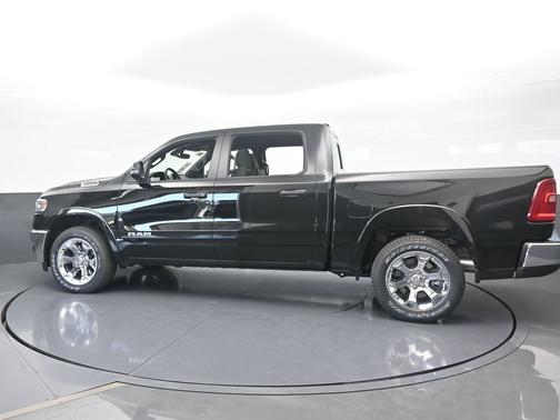 Diamond Black Crystal Pearlcoat 2026 RAM 1500 Big Horn/Lone Star