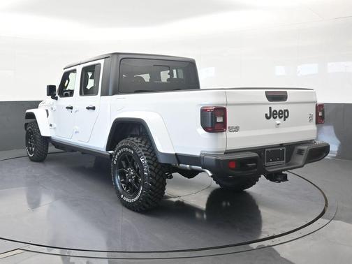 2026 Jeep Gladiator Sport