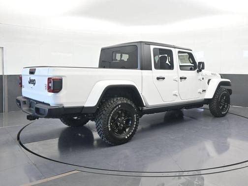2026 Jeep Gladiator Sport