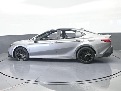 Metal 2025 Toyota Camry SE