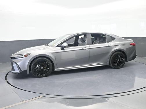 Metal 2025 Toyota Camry SE