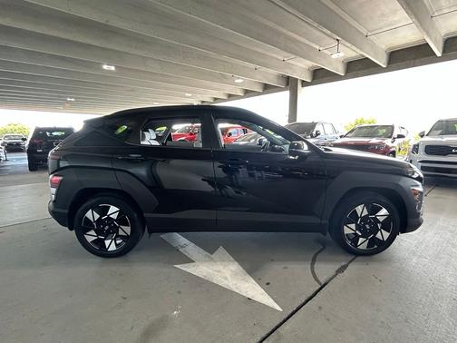 Abyss Black Pearl 2025 Hyundai KONA SEL