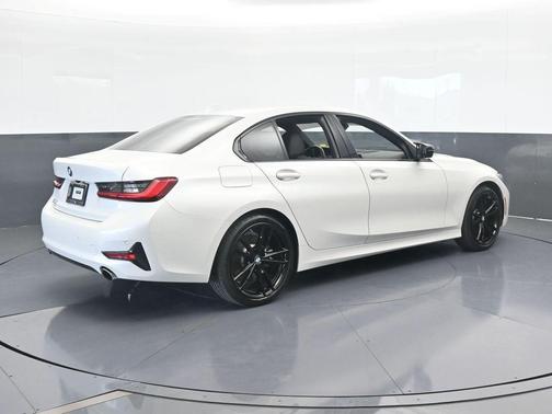 2021 BMW 330 i