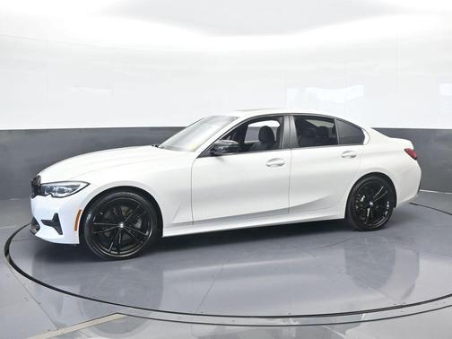 2021 BMW 330 i