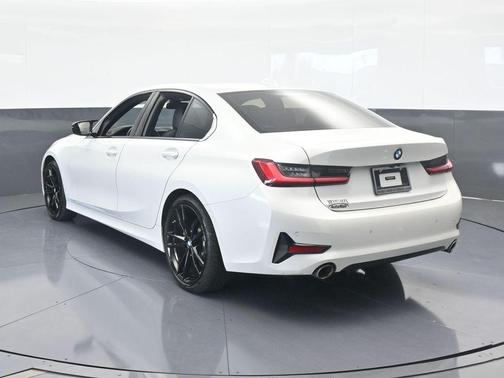 2021 BMW 330 i