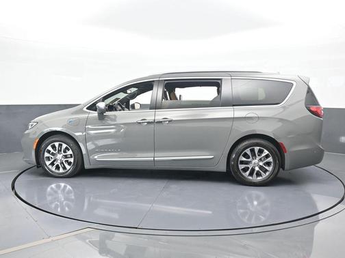 2021 Chrysler Pacifica Hybrid Pinnacle