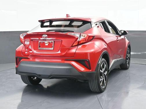2022 Toyota C-HR XLE
