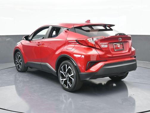 2022 Toyota C-HR XLE