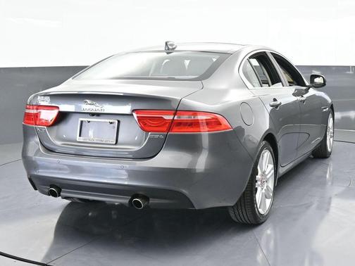 2019 Jaguar XE 25t Premium