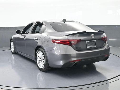 2023 Alfa Romeo Giulia Base