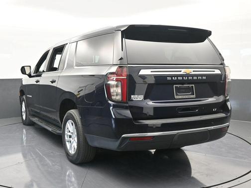2023 Chevrolet Suburban LT