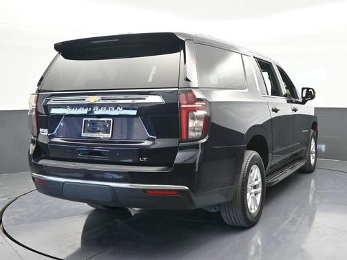 2023 Chevrolet Suburban LT