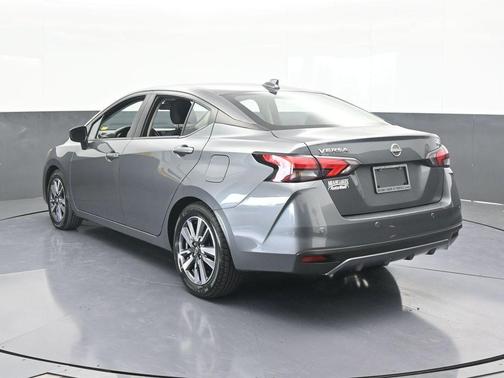 2023 Nissan Versa 1.6 SV