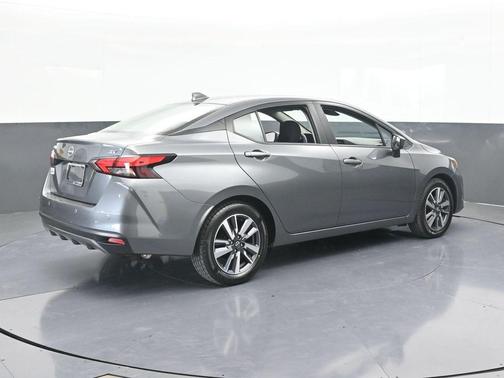 2023 Nissan Versa 1.6 SV