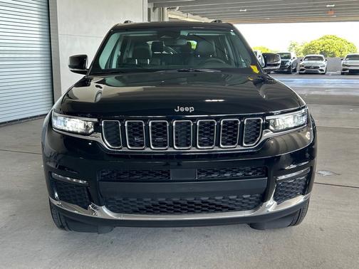 Diamond Black Crystal Pearlcoat 2023 Jeep Grand Cherokee L Limited