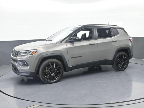 Sting Gray Clearcoat 2023 Jeep Compass Altitude