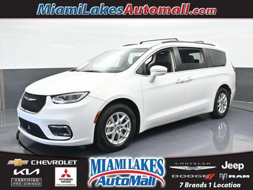 2022 Chrysler Pacifica Touring-L