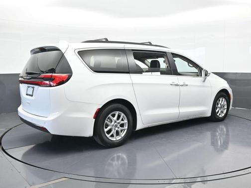 2022 Chrysler Pacifica Touring-L