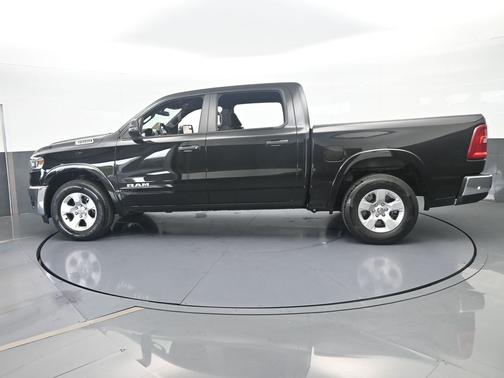 Diamond Black Crystal Pearlcoat 2025 RAM 1500 Big Horn/Lone Star