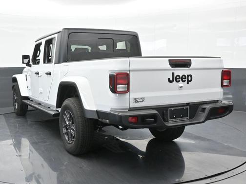 2024 Jeep Gladiator Sport