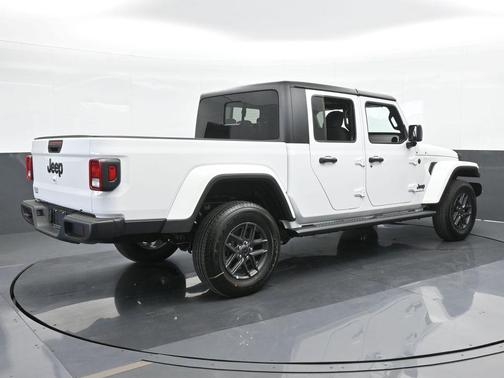 2024 Jeep Gladiator Sport