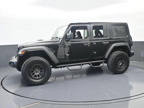 Black Clearcoat 2022 Jeep Wrangler Unlimited Sport