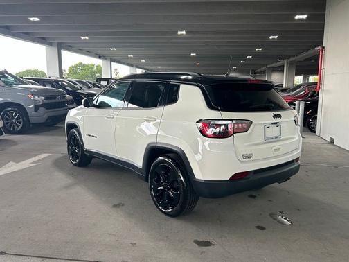 White Clearcoat 2018 Jeep Compass Latitude