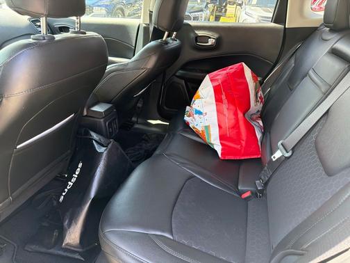 White Clearcoat 2018 Jeep Compass Latitude