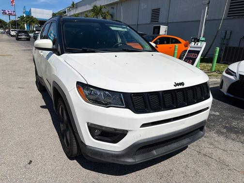 White Clearcoat 2018 Jeep Compass Latitude