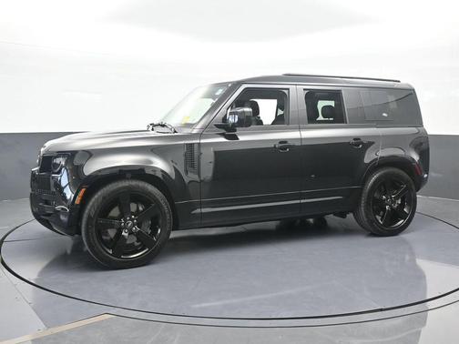 2024 Land Rover Defender P400 X-Dynamic SE