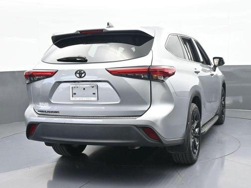 2022 Toyota Highlander L