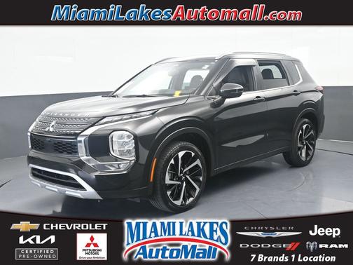 Black 2022 Mitsubishi Outlander SEL