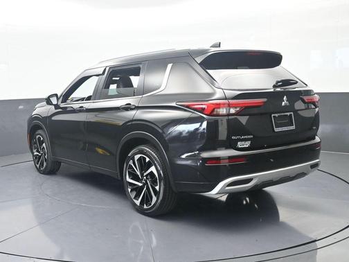 Black 2022 Mitsubishi Outlander SEL