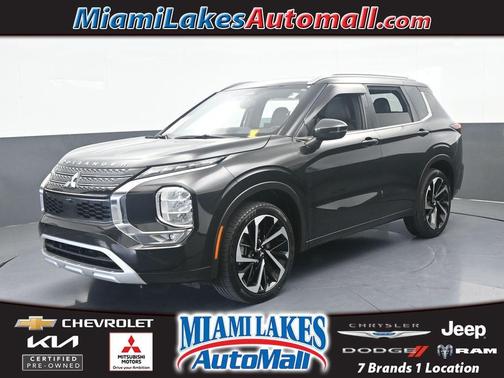 Black 2022 Mitsubishi Outlander SEL