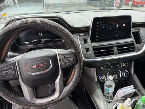 2023 GMC Yukon XL SLE