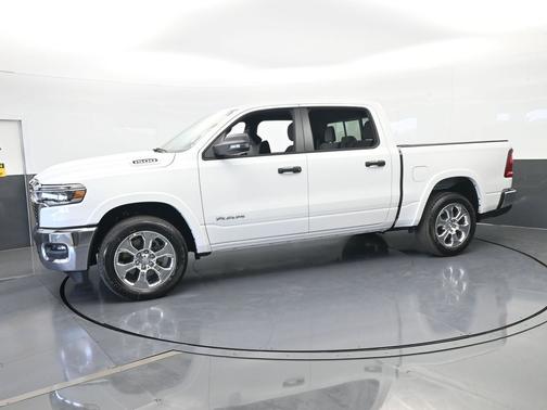 Bright White Clearcoat 2026 RAM 1500 Big Horn/Lone Star