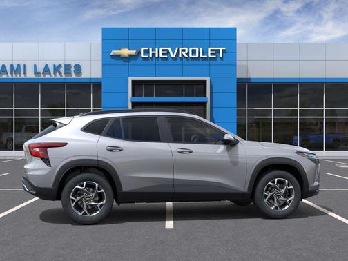 Sterling Gray Metallic 2026 Chevrolet Trax LT