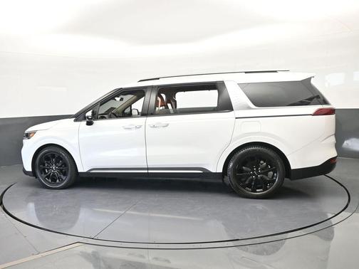 2022 Kia Carnival SX