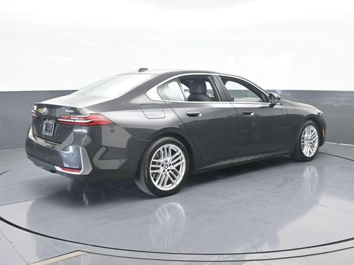 2024 BMW 530 i xDrive