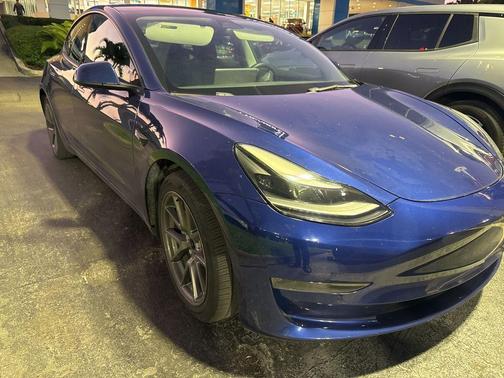 2022 Tesla Model 3 Base