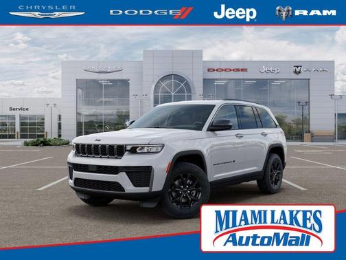 Bright White Clearcoat 2026 Jeep Grand Cherokee Laredo