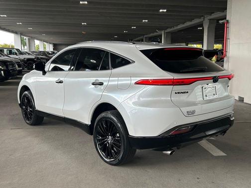 2024 Toyota Venza LE