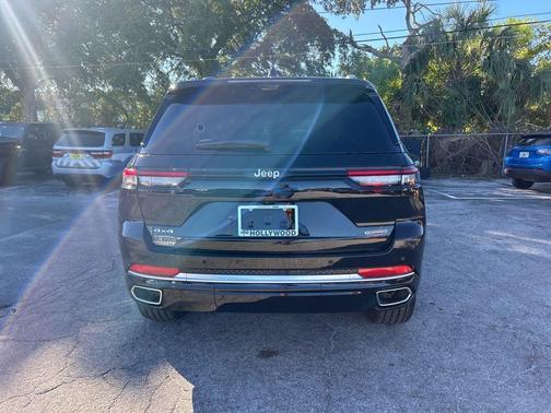 2025 Jeep Grand Cherokee Summit