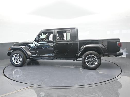 Black Clearcoat 2024 Jeep Gladiator Sport S