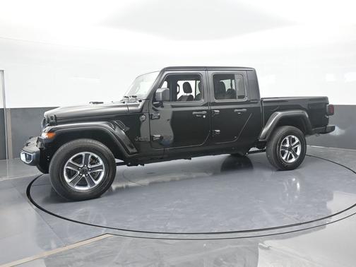 Black Clearcoat 2024 Jeep Gladiator Sport S