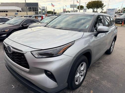 2023 Toyota Highlander Hybrid LE