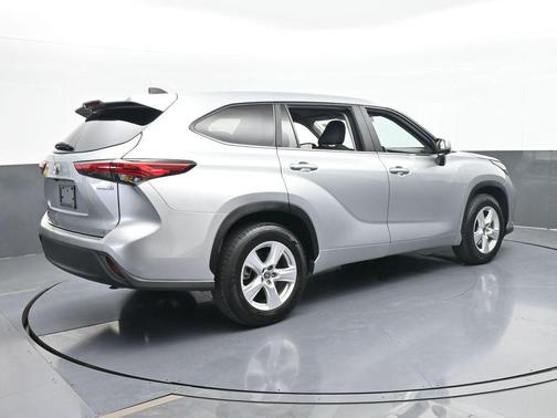 2023 Toyota Highlander Hybrid LE